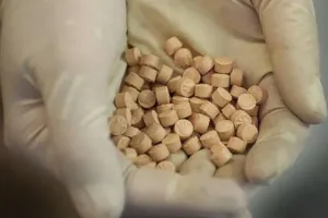 मुंबई : नेस्को ड्रग केस में बड़ी कार्रवाई, रायगढ़ से 933 एक्स्टसी गोलियां बरामद, 11 गिरफ्तार