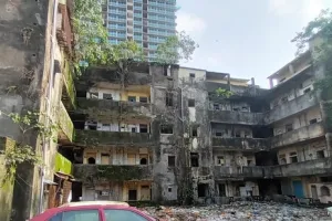 मुंबई में मानसून से पहले बड़ा अलर्ट: MHADA ने 82 बेहद खतरनाक Cessed Buildings चिन्हित कीं, रहवासियों को खाली करने की प्रक्रिया शुरू