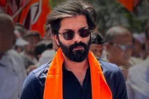 ‘CM नहीं, जॉन अब्राहम लगते हैं!’ VIP कल्चर पर अमित ठाकरे का तंज
