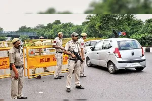 दिल्ली हाई अलर्ट पर, आतंकी हमले की आशंका के बाद सुरक्षा एजेंसियां सतर्क