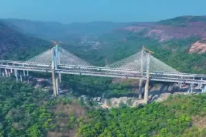 मुंबई : अब सिर्फ 90 मिनट में मुंबई से पुणे, मिसिंग लिंक से खत्म होगा खंडाला घाट के जाम का झंझट