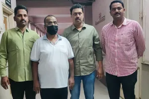  ठाणे पुलिस ने यौन उत्पीड़न मामले में फरार चल रहे पूर्व ठाणे नगर निगम (TMC) अधिकारी Mahesh Aher को आखिरकार को गिरफ्तार किया