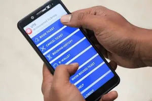 मध्य रेलवे की मोबाइल UTS सेवा हिट: 5.40 लाख यात्रियों ने उठाया फायदा, करोड़ों की कमाई