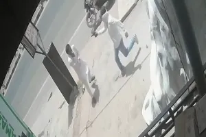 लखनऊ में कारोबारी की दिनदहाड़े हत्या: ऑफिस के बाहर नकाबपोश हमलावर ने मारी गोली, वारदात CCTV में कैद