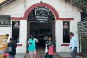 वसई में पुलिसकर्मियों ने हत्या आरोपी को भगाने में की मदद? Google Pay से ₹45 हजार रिश्वत लेने का आरोप, 3 कॉन्स्टेबल गिरफ्तार