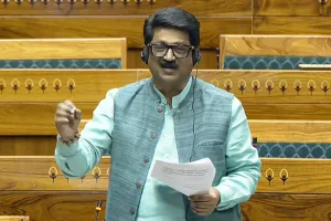 ​'ऑपरेशन टाइगर': दिल्ली में शिंदे से मिले उद्धव गुट के 6 सांसद! फूट के डर से अरविंद सावंत ने लोकसभा स्पीकर को लिखा पत्र