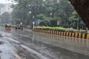 मुंबई में मानसून की दस्तक, सुबह से बारिश; दक्षिण मुंबई से मीरा रोड तक भीगे कई इलाके