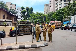 मलबार हिल में गुजराती नेम बोर्ड हटाए गए, मनसे की शिकायत के बाद BMC की कार्रवाई