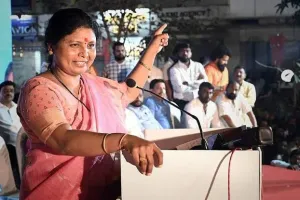 पुणे: सचिन अहीर के दल बदल पर सुषमा अंधारे का हमला, बोलीं- यह राजनीतिक बदले की रणनीति