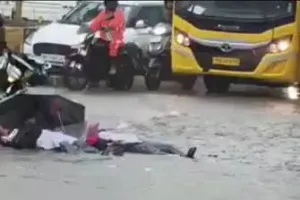 मुंबई : करंट की चपेट में आने से दो छात्राएं घायल, भारी बारिश के बीच अफरा-तफरी