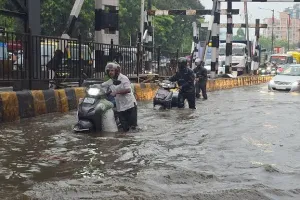 मुंबई: बारिश ने बढ़ाई मुश्किलें, वसई-विरार के कई क्षेत्र डूबे