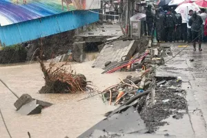 गोवंडी में मकान ढहने से दो लोग घायल, ठाणे और पालघर समेत कई जिलों में अलर्ट