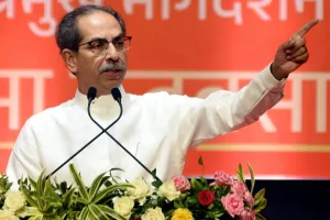 मुंबई: कांग्रेस व ठाकरे सेना को झटका, कई नेताओं का भाजपा में प्रवेश