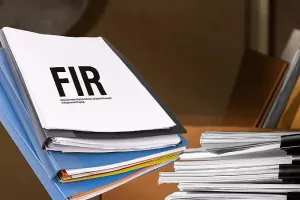वर्ली SRA Redevelopment विवाद में बड़ा एक्शन! फर्जीवाड़े और अवैध बेदखली के आरोप में 9 लोगों पर 2 FIR