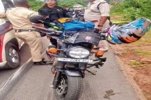 मुंबई : ट्रेलर ने मुंबई की महिला बाइक राइडर को कुचला, अस्पताल में मौत