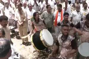 मराठी सीखने के लिए ऑटो-टैक्सी चालकों को एक साल की मोहलत, मुंबई में ड्राइवरों ने मनाया जश्न