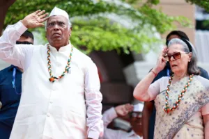 ‘वंदे मातरम्’ विवाद में BJP का बड़ा एक्शन, सोनिया गांधी के खिलाफ पुलिस शिकायत; कांग्रेस ने आरोपों को बताया गलत