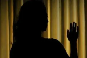 महाराष्ट्र : वर्धा के फ्लैट में चल रहा था देह व्यवसाय... पंटर भेजकर पुलिस ने मारा छापा,  37,900 रुपए का माल जब्त !