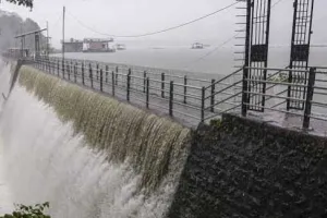 मुंबई : सात झीलों में कम हुआ पानी का स्तर... कुल स्टॉक गिरकर 97.14% पर पहुंचा