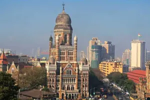 मुंबई : पार्षदों ने वार्षिक वार्ड विकास कोष ६० लाख रुपए से बढ़ाकर सीधे १ करोड़ रुपए करने की मांग की