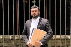 मुंबई : 13/7 मुंबई धमाकों का आरोपी बना क्रिमिनल लॉयर, जेल में रहकर पूरी की वकालत की पढ़ाई