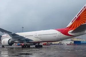मुंबई से देहरादून जा रही फ्लाइट को अचानक करना पड़ा लखनऊ डायवर्ट; यात्री हुए परेशान, जानिए पूरा मामला