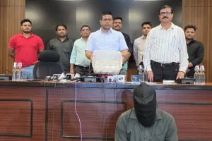 मेट्रो सिनेमा के पास ₹10.64 लाख के नकली नोट जब्त, ठाणे का 38 वर्षीय व्यक्ति गिरफ्तार