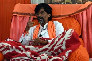 जालना : अब पानी और इलाज लेने से भी इनकार, 12 को मुंबई कूच का ऐलान, जालना में मनोज जरांगे पाटील का आंदोलन और तेज हुआ