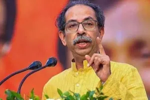 महाराष्ट्र में जनता बेहाल, सियासत गुलजार... किसानों के हिस्से सूखा, नेताओं की थाली में काजू-बादाम!