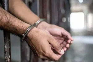 ठाणे : दुकान का शटर उठाकर 9 मोबाइल...  30 हजार के चार्जर और 6,500 कैश चोरी, 3 आरोपी गिरफ्तार
