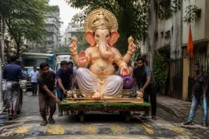 मुंबई में गणेश प्रतिमा गिरने से फिर हुआ हादसा, कई घायल; पहले हादसे में हुई थी दो की मौत