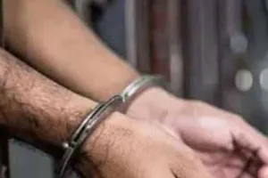 मुंबई क्राइम ब्रांच की प्रॉपर्टी सेल ने कॉटन ग्रीन इलाके में हथियारों के साथ 28 वर्षीय युवक को किया गिरफ्तार...