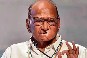 महाराष्ट्र : किसानों के समर्थन में उतरे शरद पवार... फडणवीस सरकार से की पूर्ण कर्ज माफी की मांग !