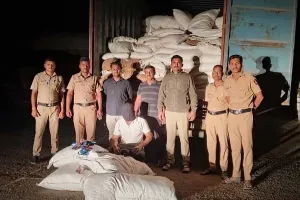 पालघर : टोल नाके पर आइशर से मिला 43.5 लाख का प्रतिबंधित पान मसाला-तंबाकू... मुंबई ले जाने का शक
