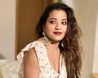 जब रातों रात लाइमलाइट में आ गई थी मोनालिसा...