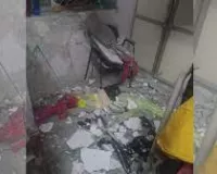 मुंबई के के ई एम का नर्सेस हॉस्टेल का स्लैब गिरा...एक महिला हुई घायल